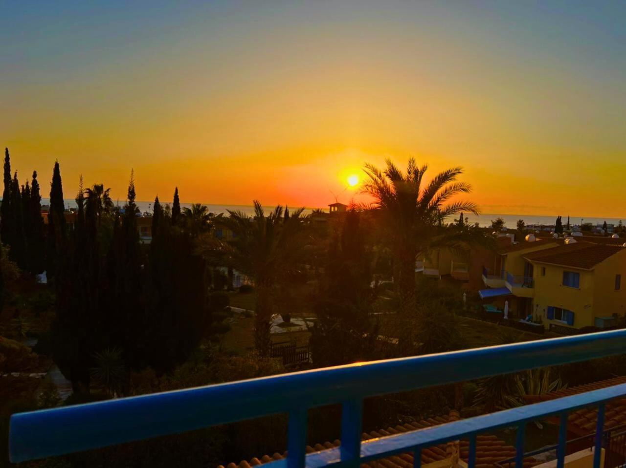 Ocean Sunset Apartment Paphos Luaran gambar